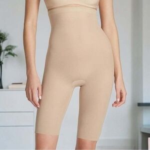 Commando Women's Featherlight Control Long Shorts M Beige Shapewear NWOT